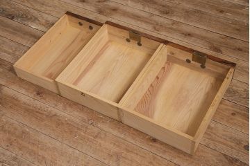 ビンテージ家具　前面黒柿材　引き出し付き　和風リビングにおすすめな脚付きローボード(戸棚、リビングボード)(R-046691)