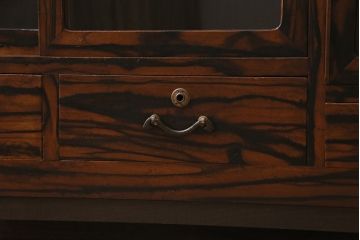 ビンテージ家具　前面黒柿材　引き出し付き　和風リビングにおすすめな脚付きローボード(戸棚、リビングボード)(R-046691)