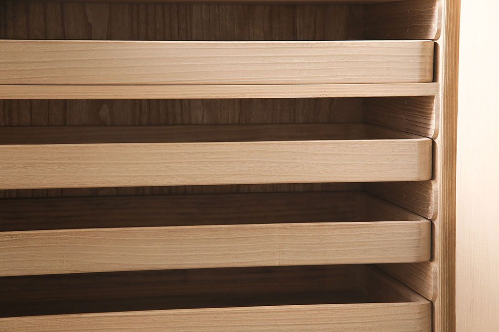 中古　伝統工芸品　山竹永井タンス店　久光　衣装盆付きの加茂総桐箪笥(定価約120万円)(総桐たんす、衣装箪笥、着物箪笥、和タンス)(R-046692)