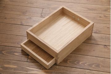 中古　伝統工芸品　山竹永井タンス店　久光　衣装盆付きの加茂総桐箪笥(定価約120万円)(総桐たんす、衣装箪笥、着物箪笥、和タンス)(R-046692)