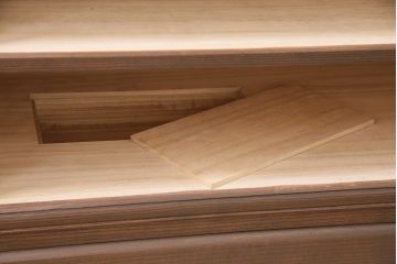 中古　伝統工芸品　山竹永井タンス店　久光　衣装盆付きの加茂総桐箪笥(定価約120万円)(総桐たんす、衣装箪笥、着物箪笥、和タンス)(R-046692)