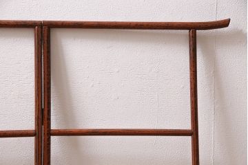 アンティーク家具　昭和中期　鎌倉彫り　和の趣を演出する小さな衣桁(タオル掛け)(R-046696)