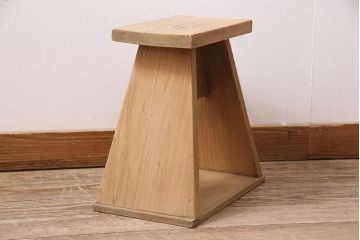 アンティーク家具　ストリップド(剥離)　松材　シンプルで素朴な踏み台(花台、飾り台)(R-046697)