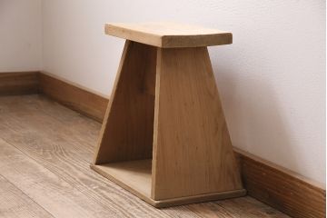 アンティーク家具　ストリップド(剥離)　松材　シンプルで素朴な踏み台(花台、飾り台)(R-046697)