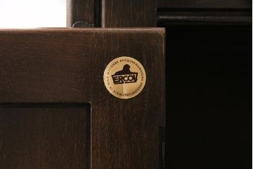 ヴィンテージ家具　イギリスビンテージ　ERCOL(アーコール)　Old Colonial(オールドコロニアル)　気品と風格が漂うカップボード(収納棚、食器棚)(R-046720)