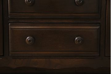ヴィンテージ家具　イギリスビンテージ　ERCOL(アーコール)　Old Colonial(オールドコロニアル)　気品と風格が漂うカップボード(収納棚、食器棚)(R-046720)