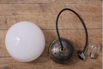 アンティーク照明　昭和中期　ころんとしたフォルムのレトロなペンダントライト(天井照明)(R-046729)