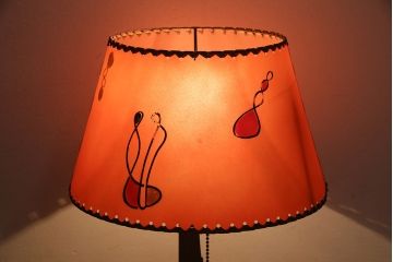 ヴィンテージ照明　昭和レトロ　オレンジ色のシェードがお洒落なスタンドライト(卓上照明、ビンテージ)(R-046730)