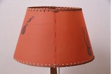 ヴィンテージ照明　昭和レトロ　オレンジ色のシェードがお洒落なスタンドライト(卓上照明、ビンテージ)(R-046730)