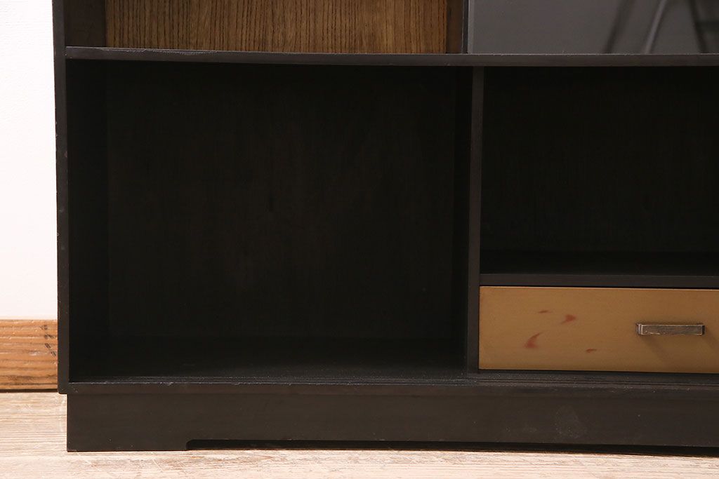 ビンテージ家具　ディスプレイも楽しめる和レトロな戸棚(R-収納棚、棚、キャビネット)(R-046731)