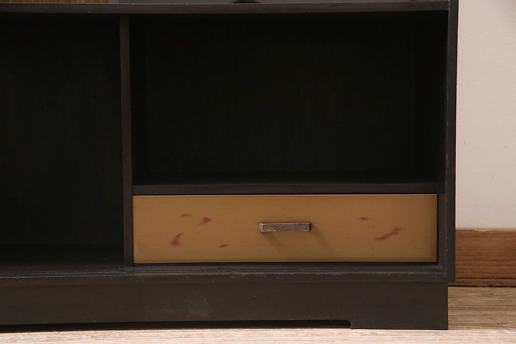 ビンテージ家具　ディスプレイも楽しめる和レトロな戸棚(R-収納棚、棚、キャビネット)(R-046731)