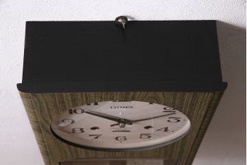 アンティーク時計　昭和中期　CITIZEN(シチズン)　30DAY　ゼンマイ式　カレンダー付　レトロなデザインが魅力の掛け時計(振り子時計、柱時計)(R-046734)