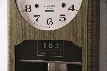 アンティーク時計　昭和中期　CITIZEN(シチズン)　30DAY　ゼンマイ式　カレンダー付　レトロなデザインが魅力の掛け時計(振り子時計、柱時計)(R-046734)