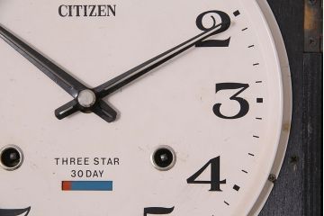 アンティーク時計　昭和中期　CITIZEN(シチズン)　30DAY　ゼンマイ式　カレンダー付　レトロなデザインが魅力の掛け時計(振り子時計、柱時計)(R-046734)