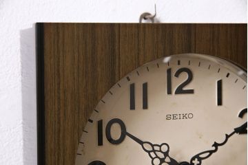 アンティーク時計　昭和中期　SEIKO(セイコー)　電池式　昭和レトロな雰囲気が魅力の掛け時計(柱時計)(R-046736)