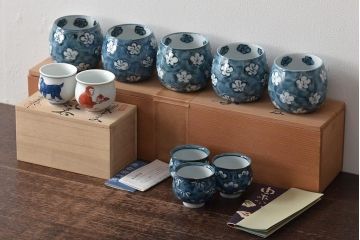 館林源右衛門　湯呑み5客　ぐい呑み5客セット(染付色絵、共箱、お猪口、紺朱十二支、有田焼)(R-046744)