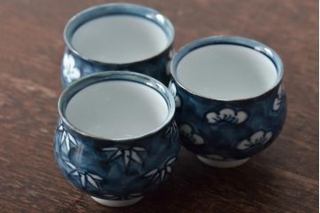 館林源右衛門　湯呑み5客　ぐい呑み5客セット(染付色絵、共箱、お猪口、紺朱十二支、有田焼)(R-046744)
