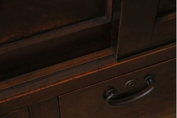 アンティーク家具　昭和初期　前面ケヤキ材　深みのある木肌が魅力の帳場箪笥(時代箪笥、収納棚)(R-046749)