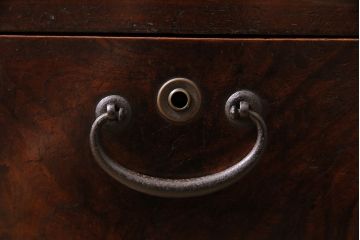 アンティーク家具　昭和初期　前面ケヤキ材　深みのある木肌が魅力の帳場箪笥(時代箪笥、収納棚)(R-046749)