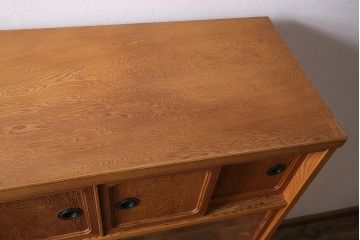 中古　和の雰囲気を高める、屋久杉を使用した贅沢なつくりの茶箪笥(定価約30万円)(茶棚、飾り棚)(R-046751)