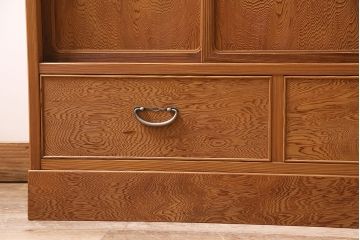 中古　和の雰囲気を高める、屋久杉を使用した贅沢なつくりの茶箪笥(定価約30万円)(茶棚、飾り棚)(R-046751)