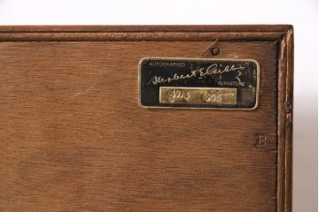 ヴィンテージ家具　イギリス　HERBERT E. GIBBS(ハーバート・E・ギブス)　チーク材　洗練された佇まいが魅力的なキャビネット(本箱、ブックケース、収納棚、ビンテージ)(R-046753)