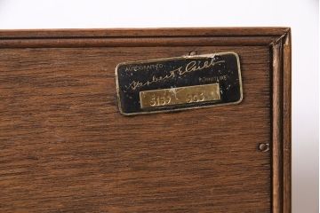 ヴィンテージ家具　イギリス　HERBERT E. GIBBS(ハーバート・E・ギブス)　チーク材　洗練された佇まいが魅力的なキャビネット(本箱、ブックケース、収納棚、ビンテージ)(R-046754)