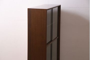 ヴィンテージ家具　イギリス　HERBERT E. GIBBS(ハーバート・E・ギブス)　チーク材　洗練された佇まいが魅力的なキャビネット(本箱、ブックケース、収納棚、ビンテージ)(R-046754)