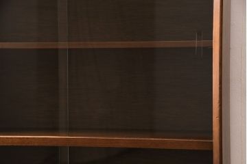 ヴィンテージ家具　イギリス　HERBERT E. GIBBS(ハーバート・E・ギブス)　チーク材　洗練された佇まいが魅力的なキャビネット(本箱、ブックケース、収納棚、ビンテージ)(R-046754)