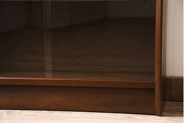 ヴィンテージ家具　イギリス　HERBERT E. GIBBS(ハーバート・E・ギブス)　チーク材　洗練された佇まいが魅力的なキャビネット(本箱、ブックケース、収納棚、ビンテージ)(R-046754)