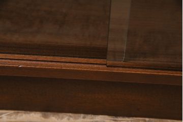 ヴィンテージ家具　イギリス　HERBERT E. GIBBS(ハーバート・E・ギブス)　チーク材　洗練された佇まいが魅力的なキャビネット(本箱、ブックケース、収納棚、ビンテージ)(R-046754)