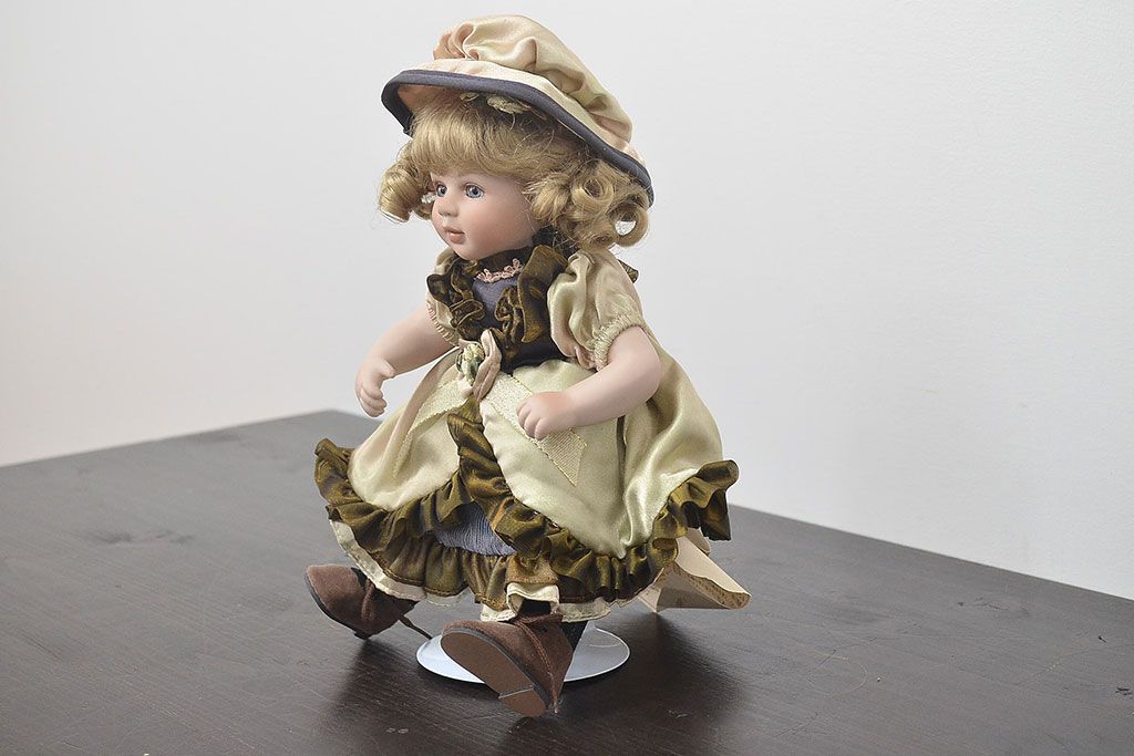CASCO Porcelain Doll Limited Edition詳細必読 Antique-Bisque-Head-Wind-Up-