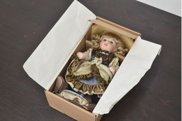 CASCO　ビスクドール　Cadeaux　Porcelain　doll　陶器人形(R-046773)