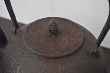 南部盛岡　利祥銘　鉄瓶(馬の図、茶道具)(R-046789)