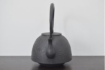 南部盛岡　利祥銘　鉄瓶(牡丹、草花文、茶道具)(R-046790)