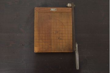 ROKUWA　古い　ペーパーカッター(裁断機、木製、マス目付、古道具)(R-046791)