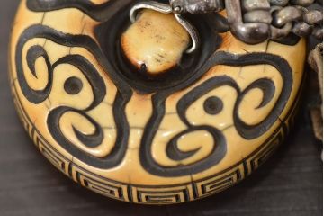 江戸〜明治　饅頭根付煙草入れ(彫刻、龍金具、彫金、提物)(R-046801)