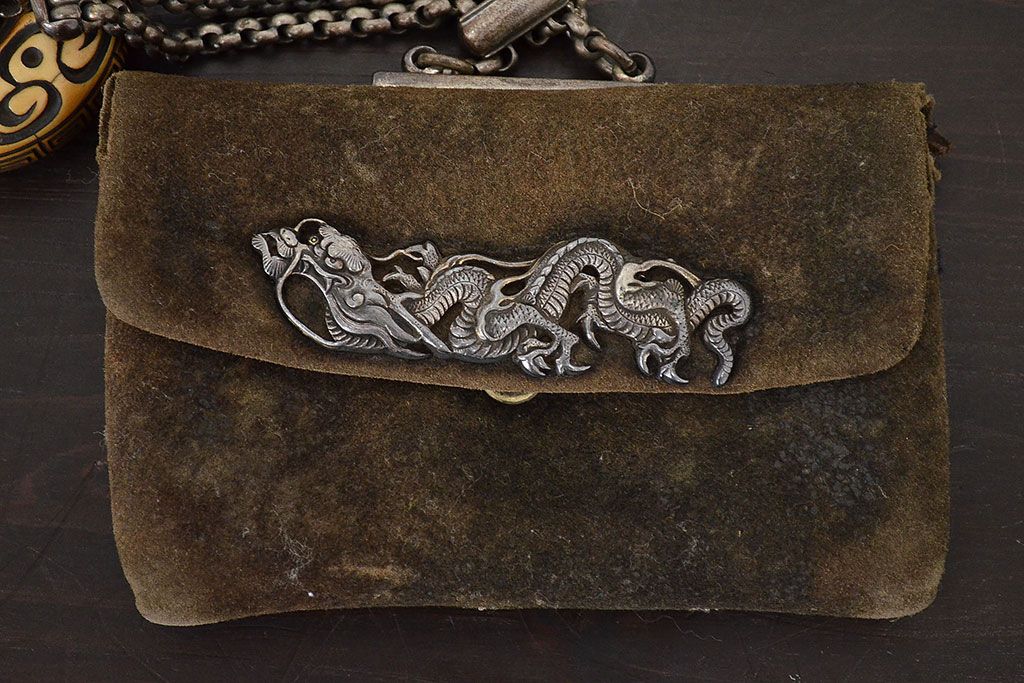 根付け‥煙草入れ‥一つ提げ‥金工饅頭根付け‥骨董品 根付け‥煙草入れ‥一つ提げ‥金工饅頭根付け‥骨董品 2025