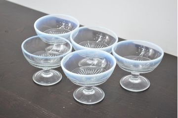 昭和レトロ　当時物　乳白暈し　氷コップ5個セット(プレスガラス)(R-046812)