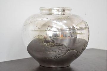 秀峰銘　彫金花瓶(銀製?、シルバー?)(R-046813)