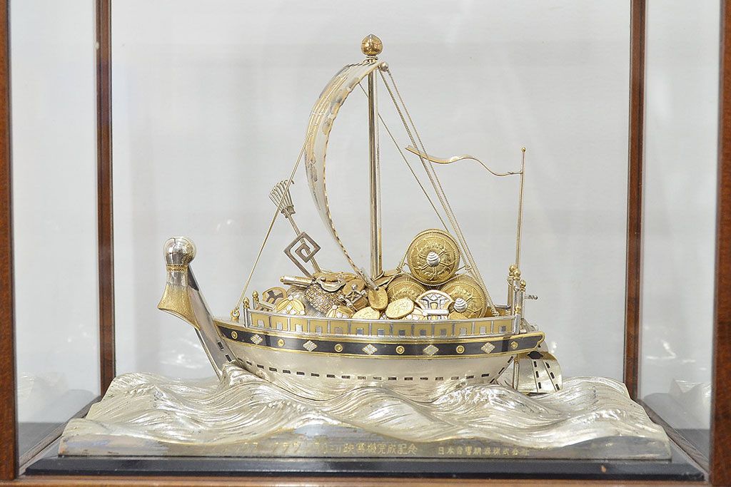 銀製　宝船　置物(彫金、シルバー、1765g)　クラウン70ミリ映写機完成記念(R-046814)