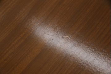 ヴィンテージ家具　イギリスビンテージ　STAG(スタッグ)社　チーク材　バイカラーが格好良いスタイリッシュな佇まいのサイドボード(収納棚)(R-046832)