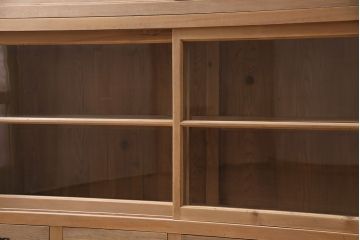 アンティーク家具　大正昭和初期　ストリップド(剥離)　ヒノキ材　素朴な味わいが魅力の重ねガラス戸棚(キャビネット、収納棚、食器棚)(R-046835)