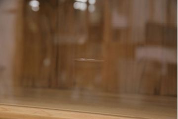 アンティーク家具　大正昭和初期　ストリップド(剥離)　ヒノキ材　素朴な味わいが魅力の重ねガラス戸棚(キャビネット、収納棚、食器棚)(R-046835)