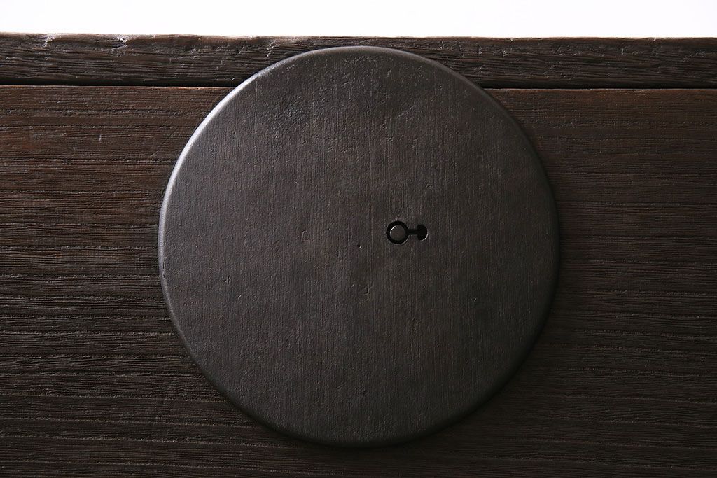 アンティーク家具　明治大正期　総桐材　立派な金具が目を引く味のある重ね箪笥(衣装箪笥、引き出し、チェスト)(R-046836)