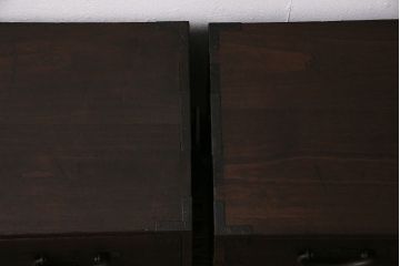 アンティーク家具　明治大正期　総桐材　立派な金具が目を引く味のある重ね箪笥(衣装箪笥、引き出し、チェスト)(R-046836)