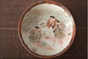 九谷焼　色絵皿　橋田画　水辺に人物　風景(深皿、深鉢)(R-046862)