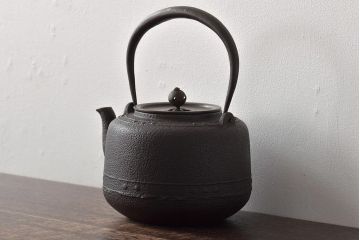 古い鉄瓶　銅蓋　銀象嵌取っ手　松と梅(茶道具)(R-046870)