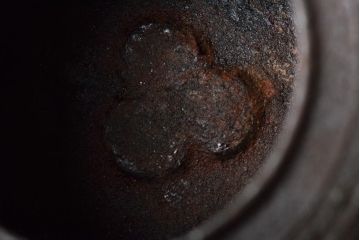 古い鉄瓶　銅蓋　銀象嵌取っ手　松と梅(茶道具)(R-046870)