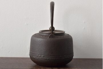 古い鉄瓶　銅蓋　銀象嵌取っ手　松と梅(茶道具)(R-046870)